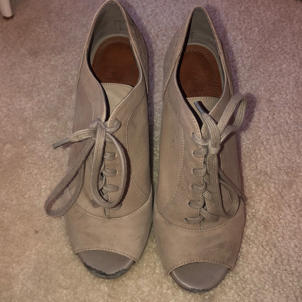 Gianni Bini Heeled Booties! Size 7.5 M.